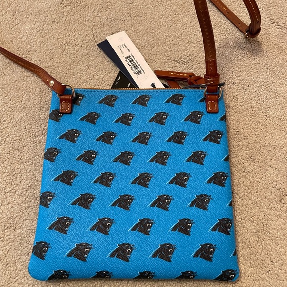 NWT Dooney & Bourke Triple Zip Crossbody - Picture 3 of 7